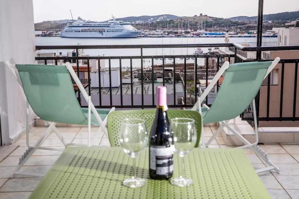 Seafront Central Apt In Lavrio Apartment Exterior photo